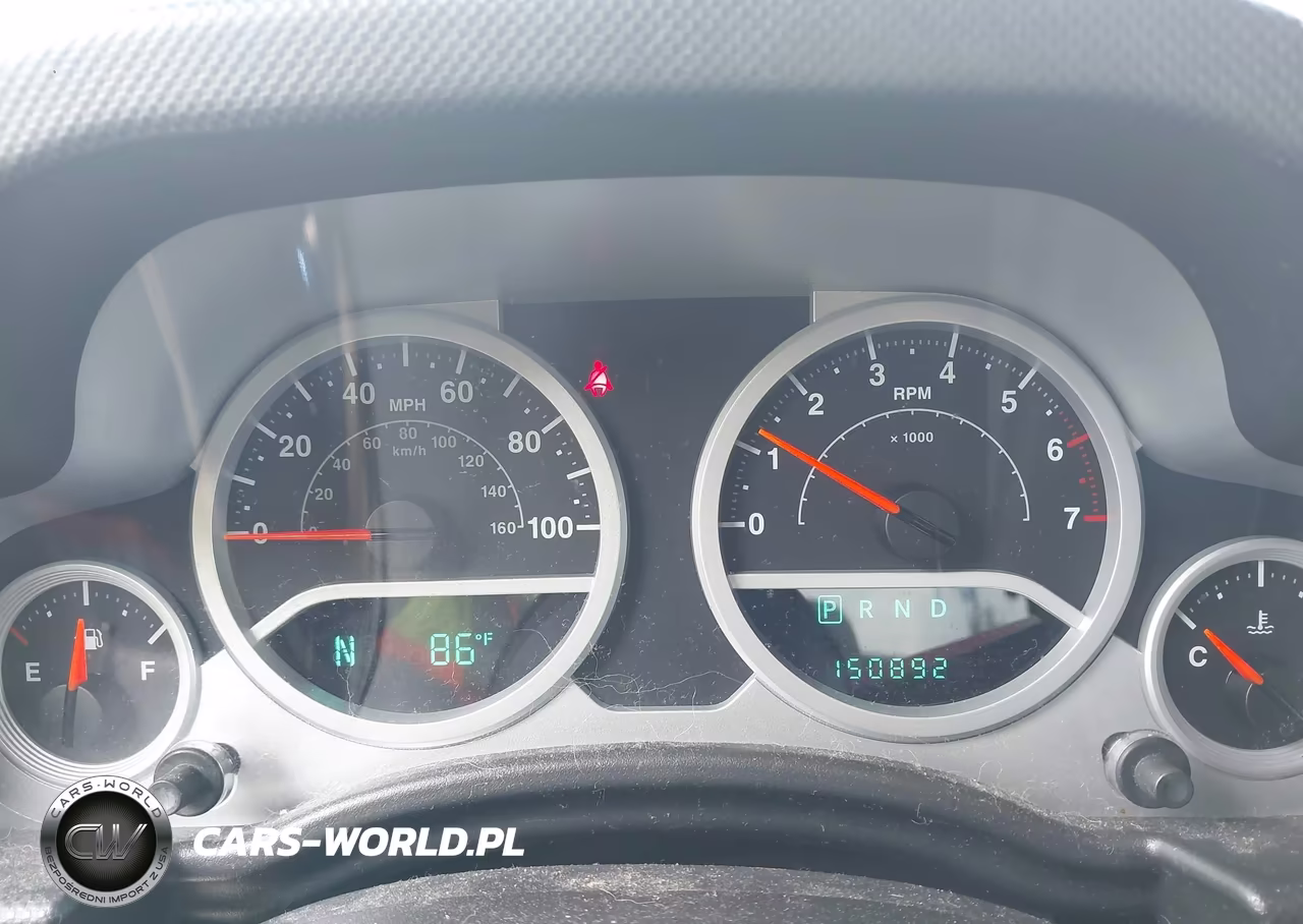 2009 Jeep Wrangler Unlimited Sahara VIN:1J4GA59139L765388 - 7