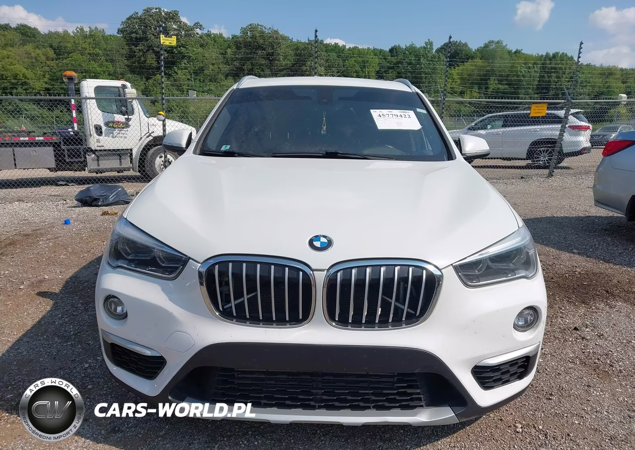 2018 BMW X1 xDrive28I VIN:WBXHT3C38J5K21242 - 12