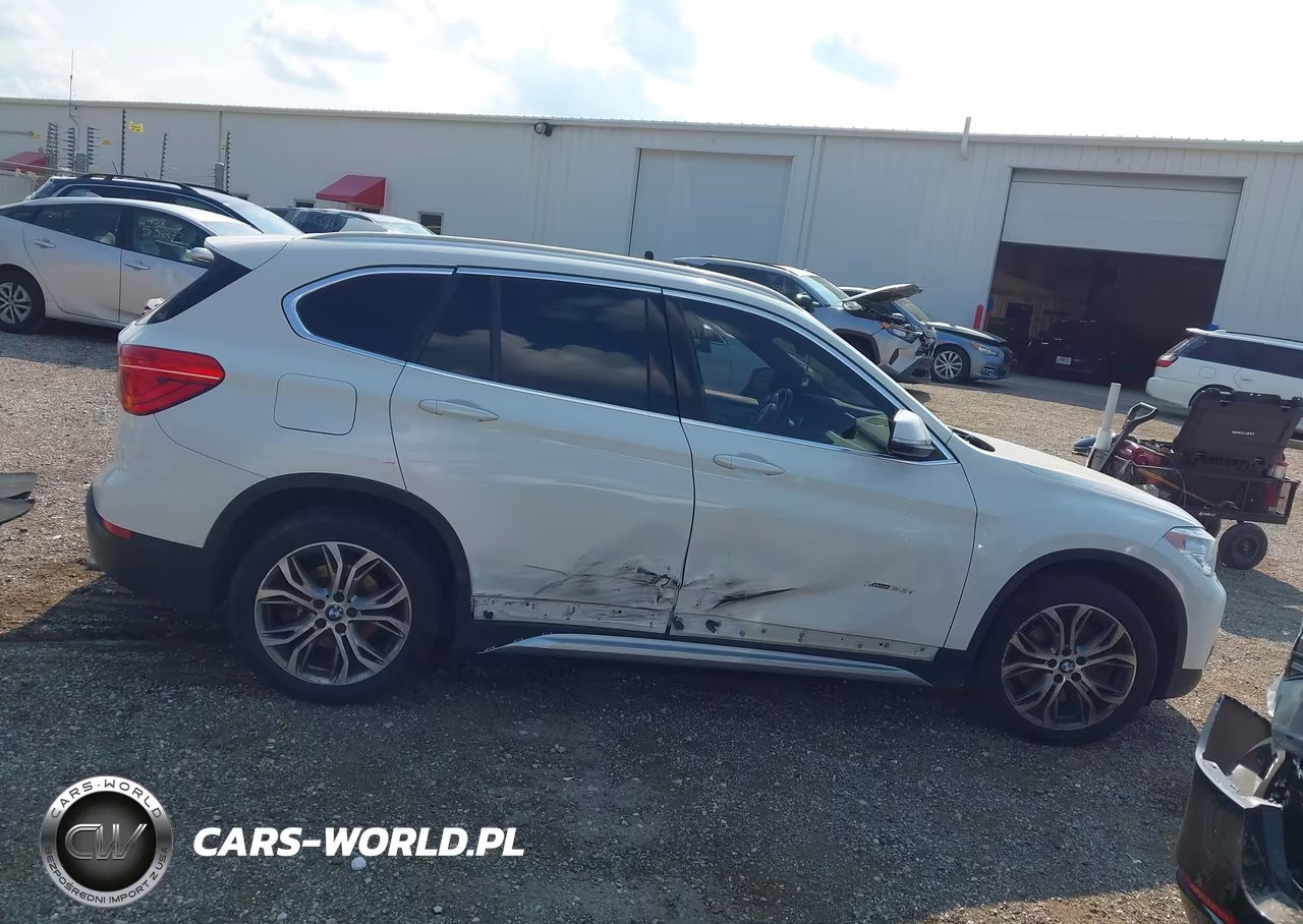 2018 BMW X1 xDrive28I VIN:WBXHT3C38J5K21242 - 13