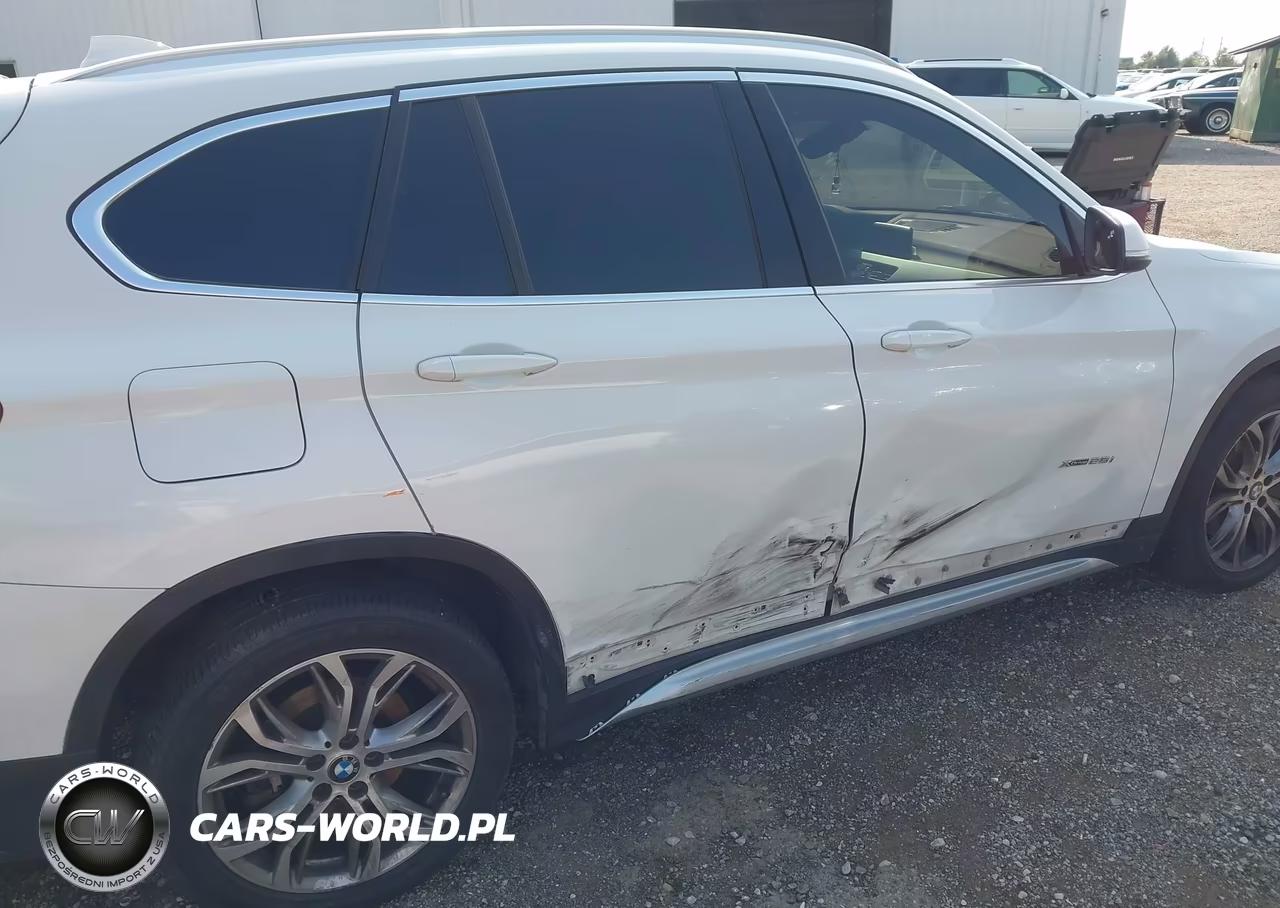 2018 BMW X1 xDrive28I VIN:WBXHT3C38J5K21242 - 6
