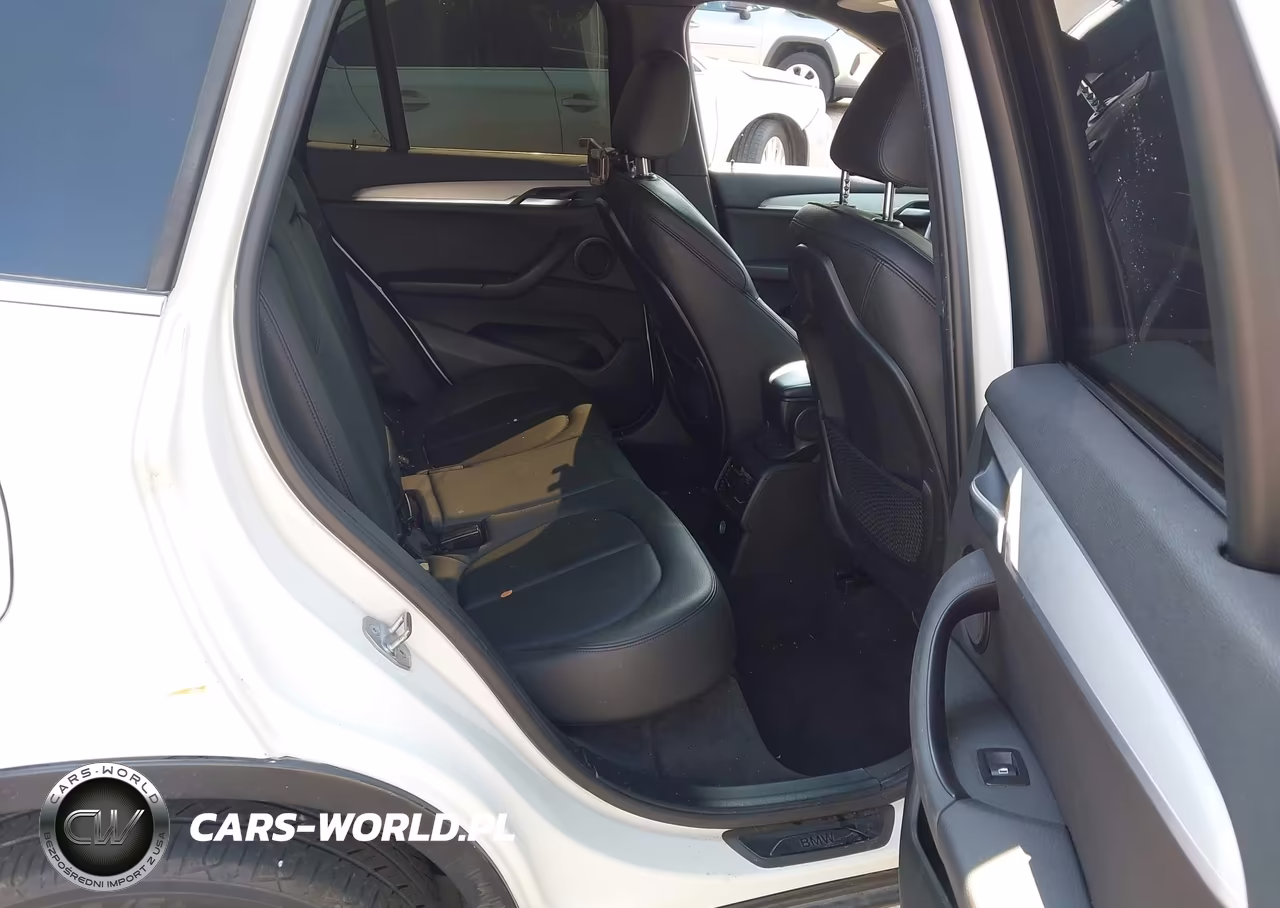 2018 BMW X1 xDrive28I VIN:WBXHT3C38J5K21242 - 8