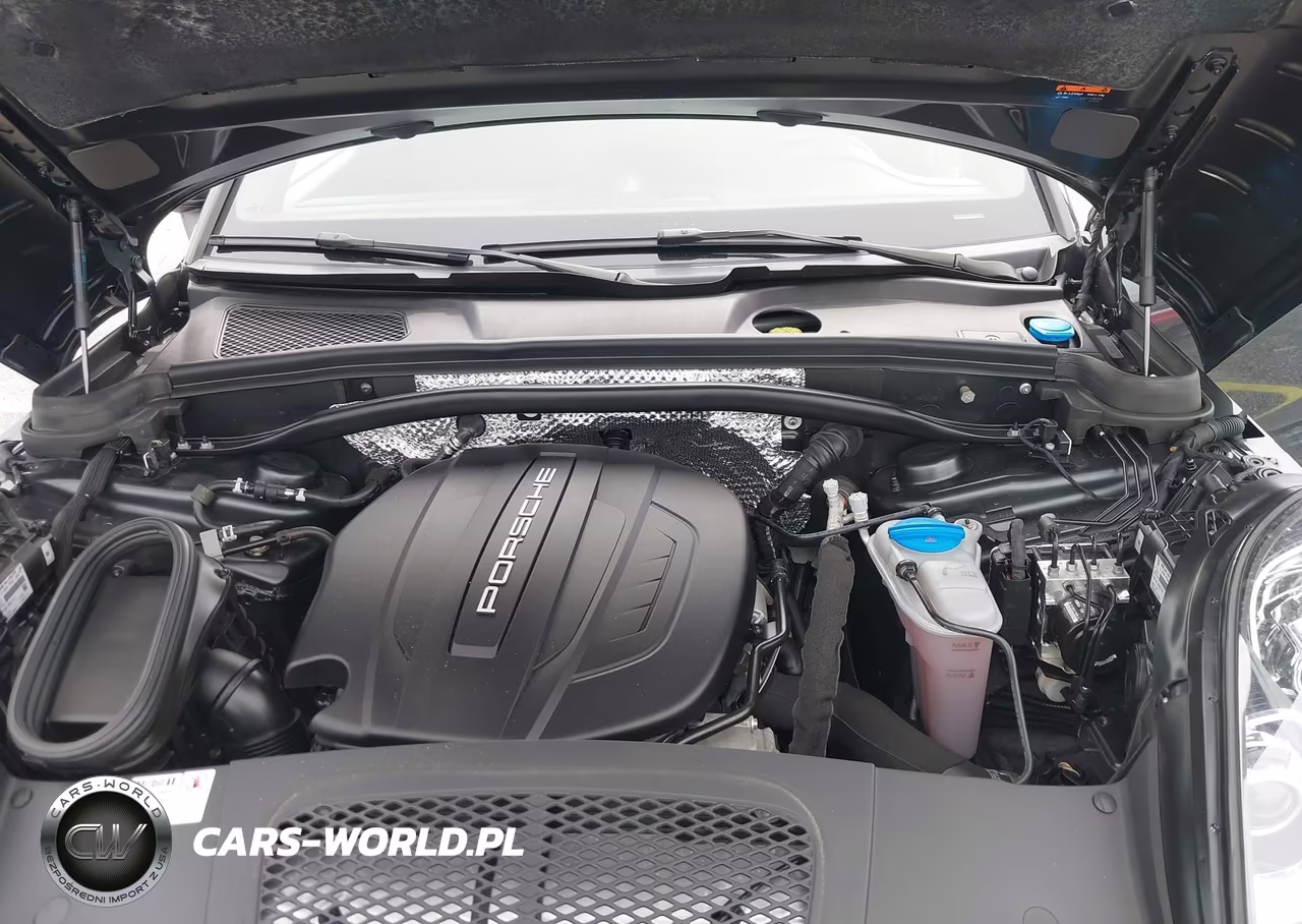 2018 Porsche Macan Sport Edition VIN:WP1AA2A53JLB19733 - 10
