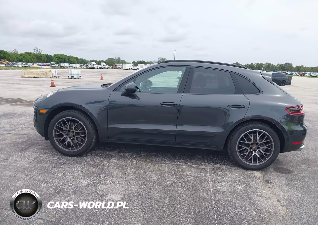 2018 Porsche Macan Sport Edition VIN:WP1AA2A53JLB19733 - 14