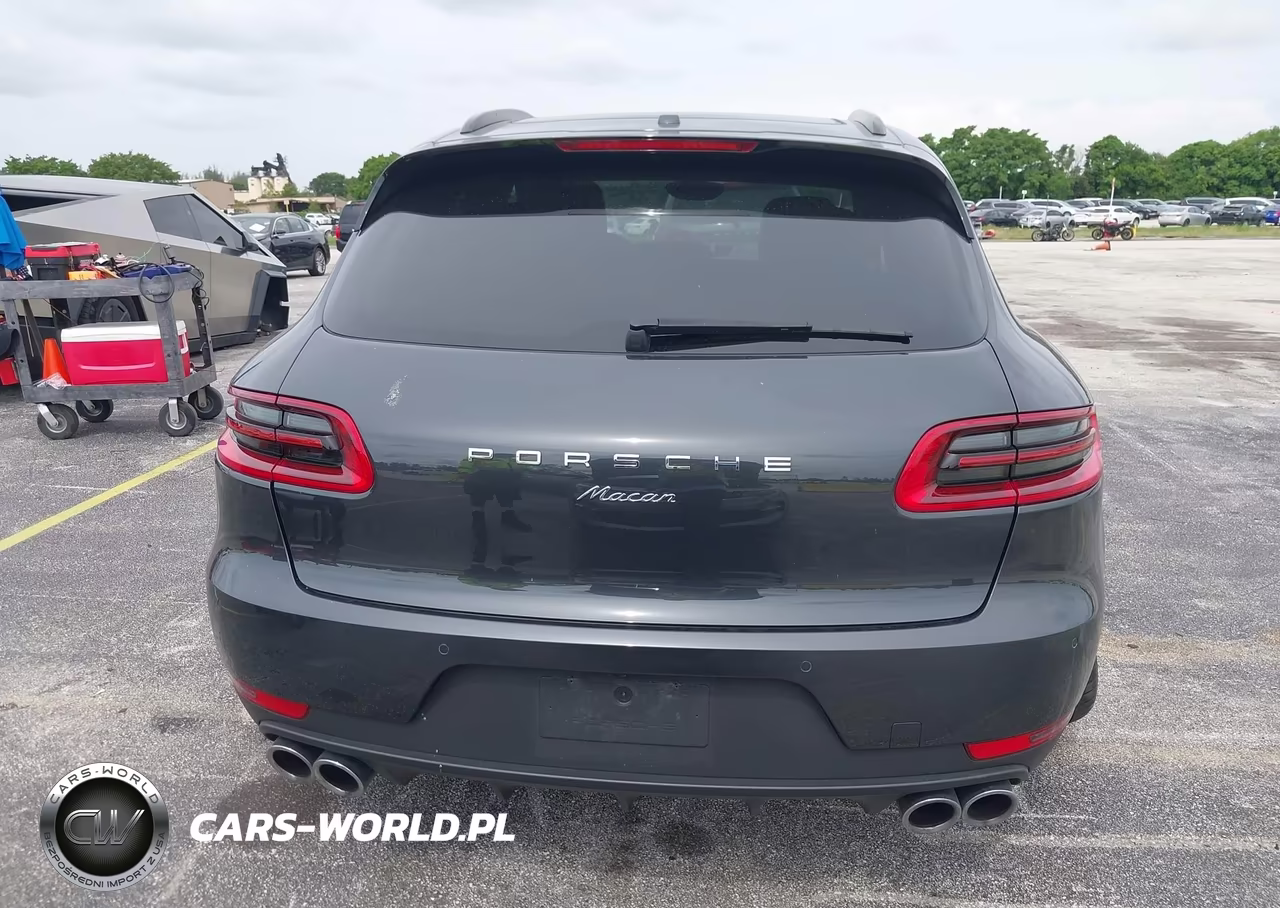 2018 Porsche Macan Sport Edition VIN:WP1AA2A53JLB19733 - 16