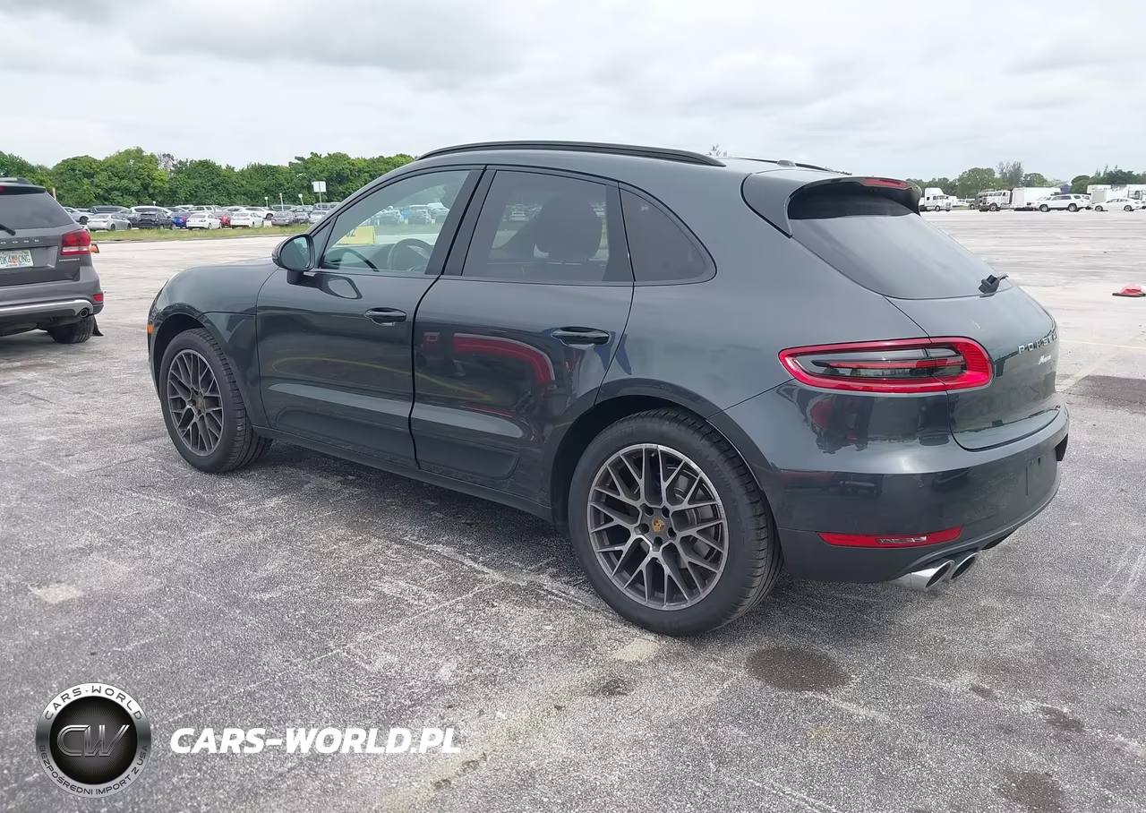 2018 Porsche Macan Sport Edition VIN:WP1AA2A53JLB19733 - 3