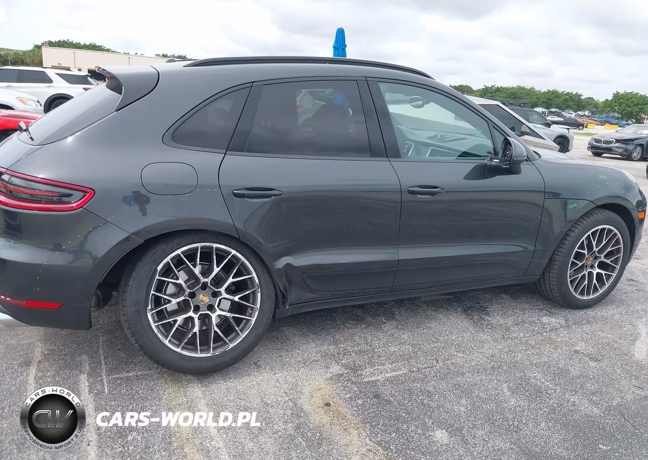 2018 Porsche Macan Sport Edition VIN:WP1AA2A53JLB19733 - 6