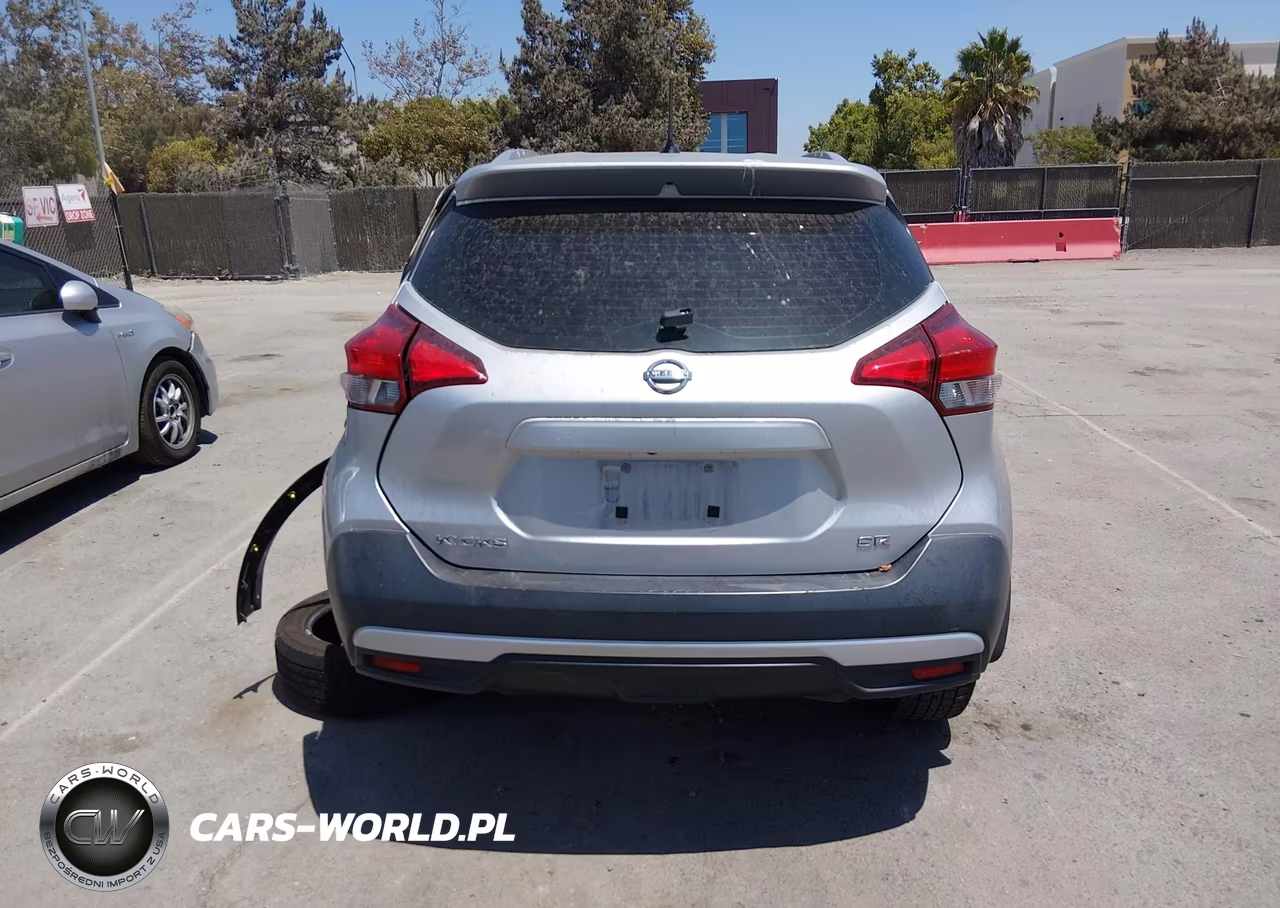 2018 Nissan Kicks Sr VIN:3N1CP5CU2JL542471 - 16