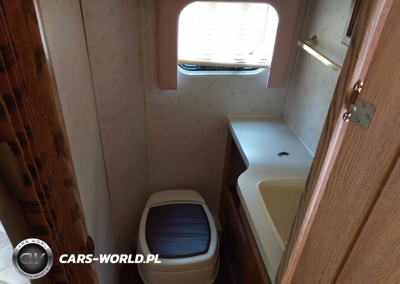 1990 Ford Econoline E350 Cutaway Van VIN:1FDKE30G3LHA84888 - 13