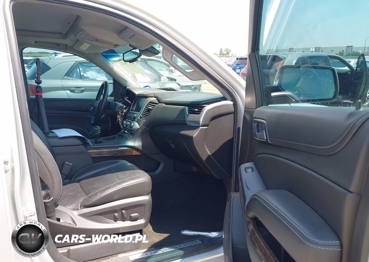 2018 Chevrolet Suburban Lt VIN:1GNSKHKC6JR162177 - 5