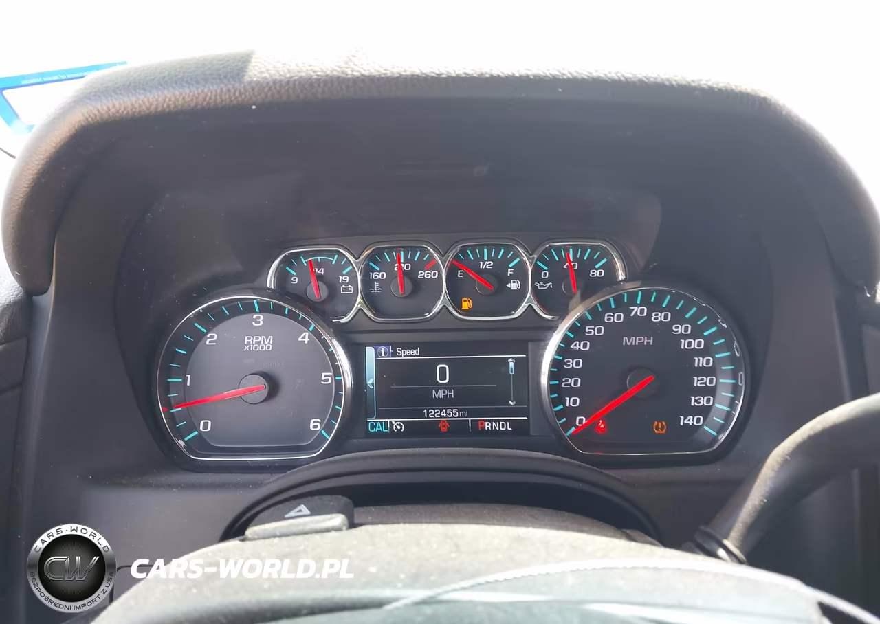 2018 Chevrolet Suburban Lt VIN:1GNSKHKC6JR162177 - 7