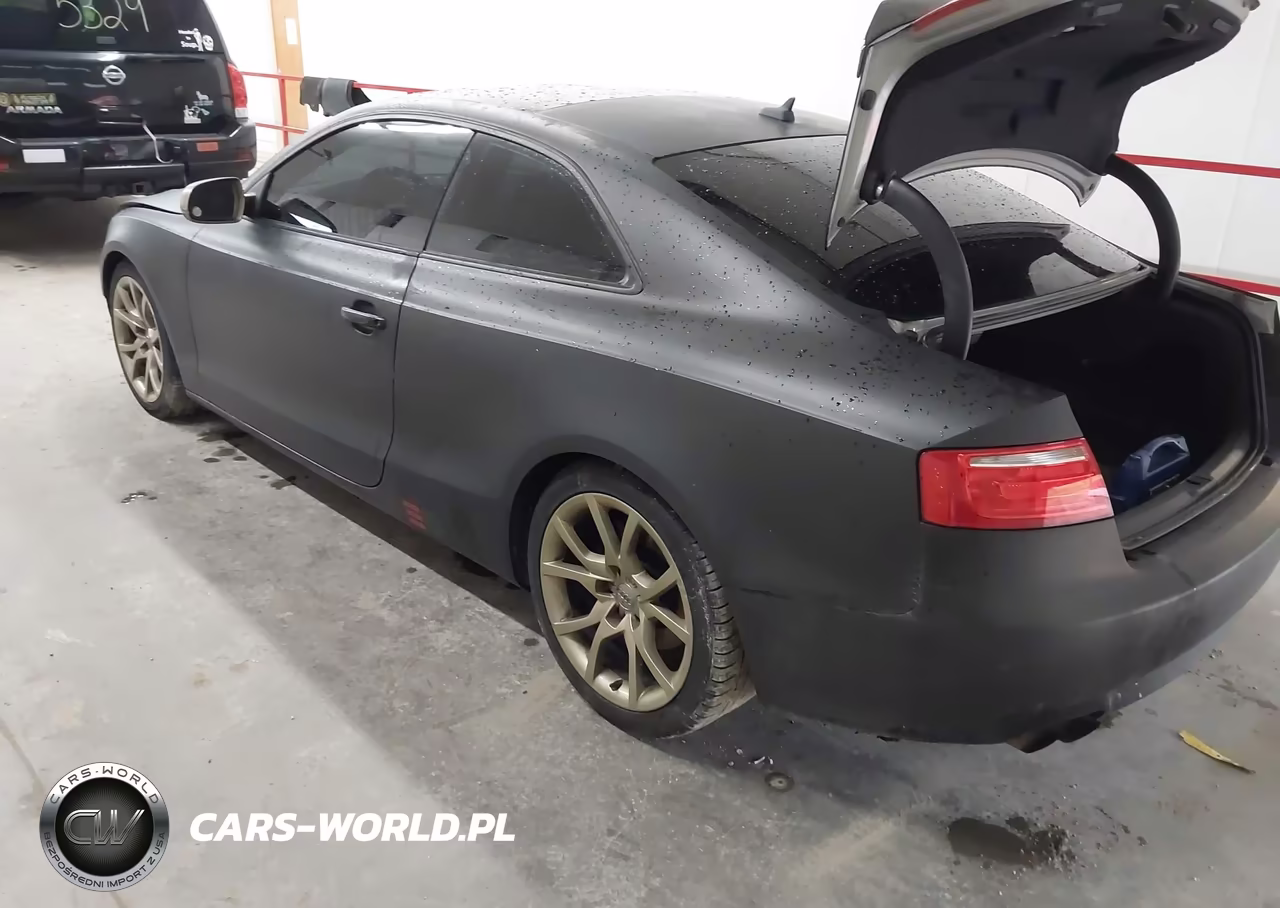 2010 Audi A5 2.0T Premium VIN:WAUCFAFR5AA068830 - 3
