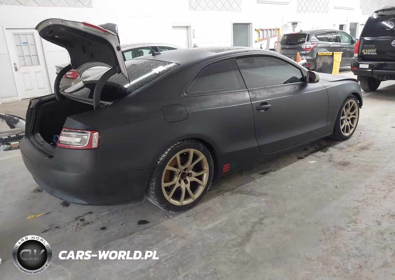 2010 Audi A5 2.0T Premium VIN:WAUCFAFR5AA068830 - 4