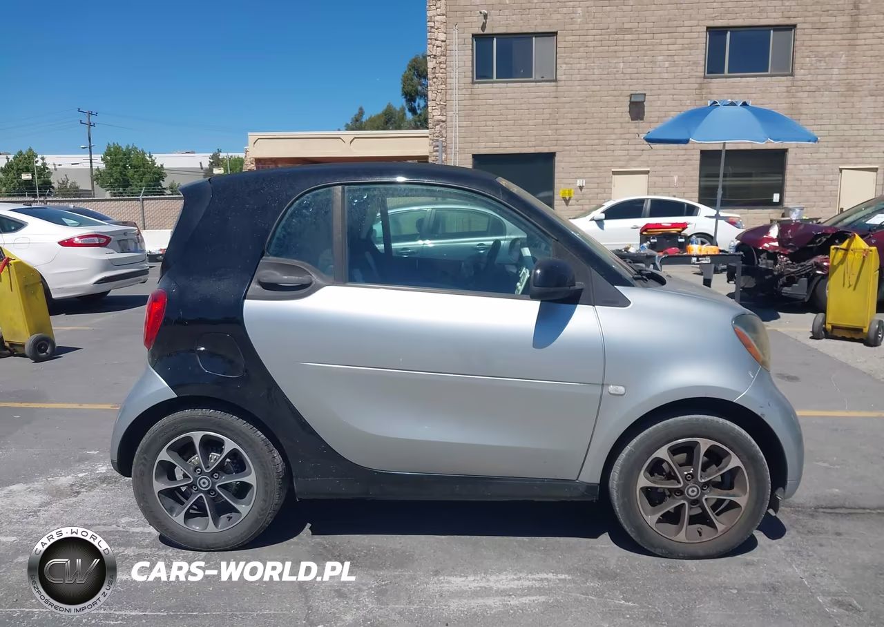 2016 Smart Fortwo Passion VIN:WMEFJ5DA3GK051970 - 14