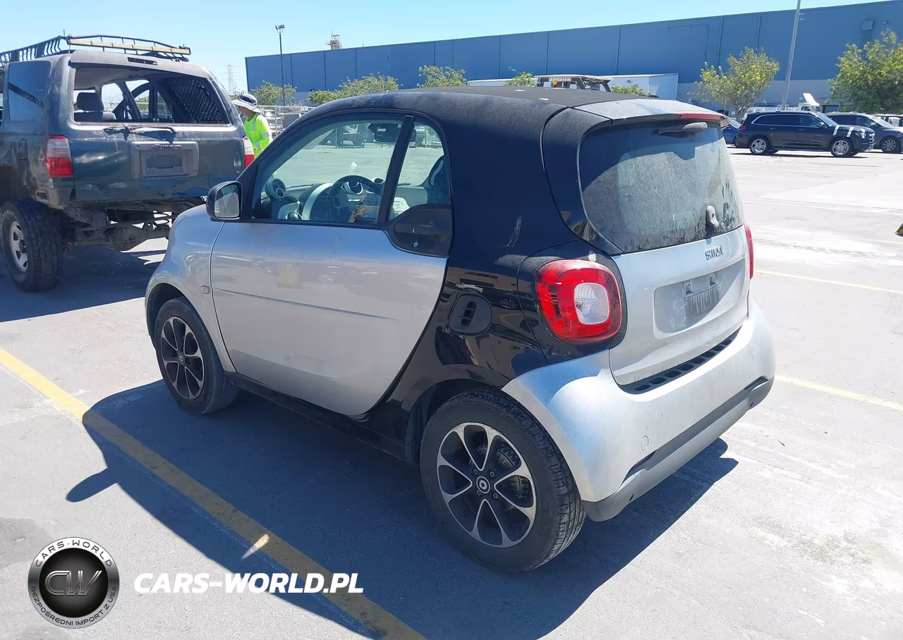 2016 Smart Fortwo Passion VIN:WMEFJ5DA3GK051970 - 3