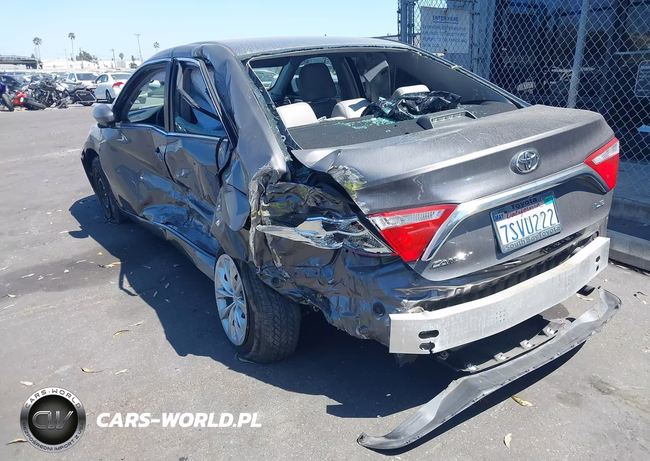 2016 Toyota Camry Le VIN:4T4BF1FKXGR562739 - 3