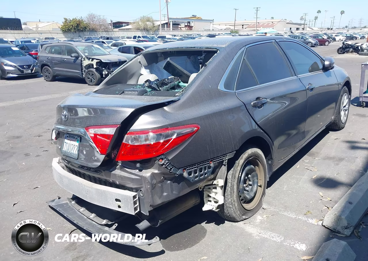 2016 Toyota Camry Le VIN:4T4BF1FKXGR562739 - 4