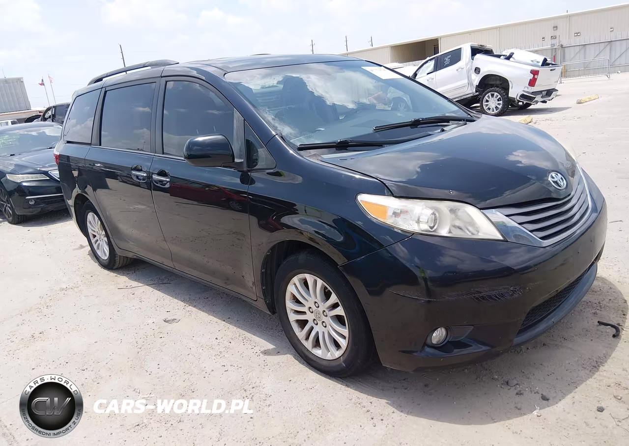 2015 Toyota Sienna Xle 8 Passenger – zdjęcie 1 z 13