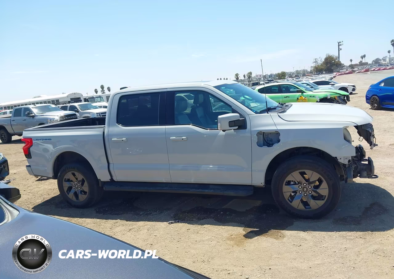 2023 Ford F-150 Lightning Lariat VIN:1FT6W1EV7PWG52737 - 14