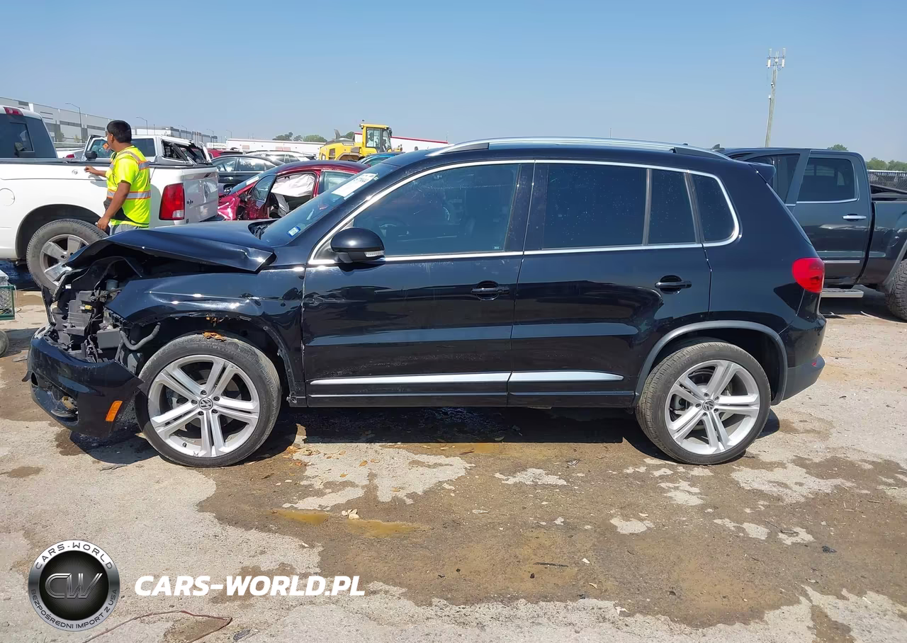2014 Volkswagen Tiguan R-Line VIN:WVGAV3AX4EW054551 - 14