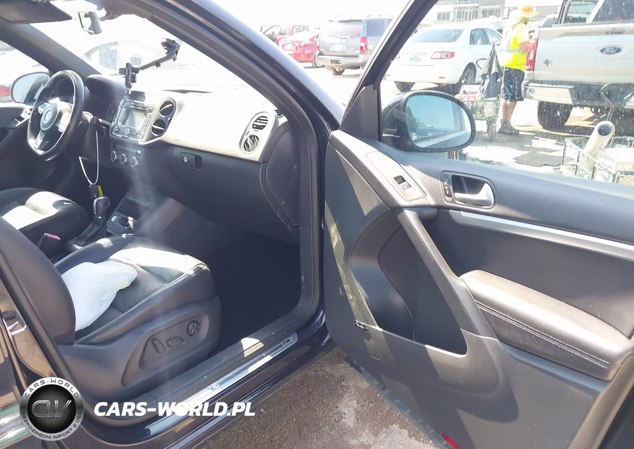 2014 Volkswagen Tiguan R-Line VIN:WVGAV3AX4EW054551 - 5