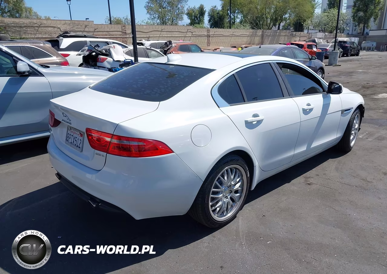 2017 Jaguar Xe 25T VIN:SAJAR4BG7HA976795 - 4
