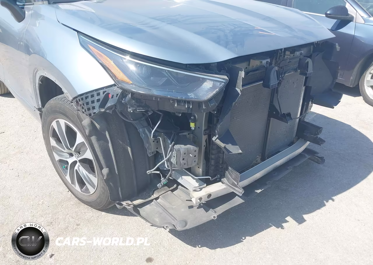 2022 Toyota Highlander Xle VIN:5TDHZRAH5NS135819 - 17