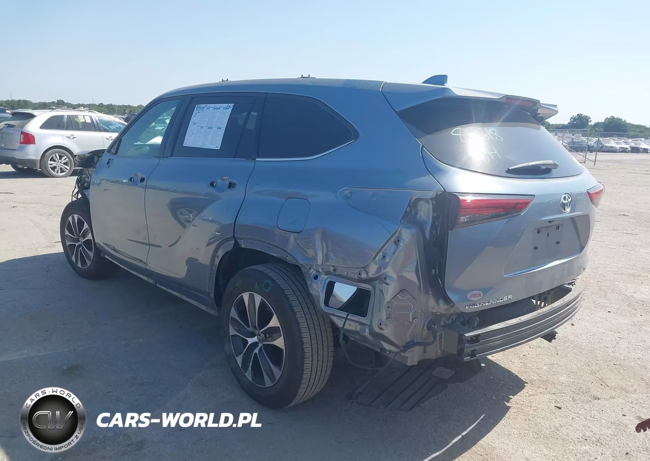 2022 Toyota Highlander Xle VIN:5TDHZRAH5NS135819 - 3