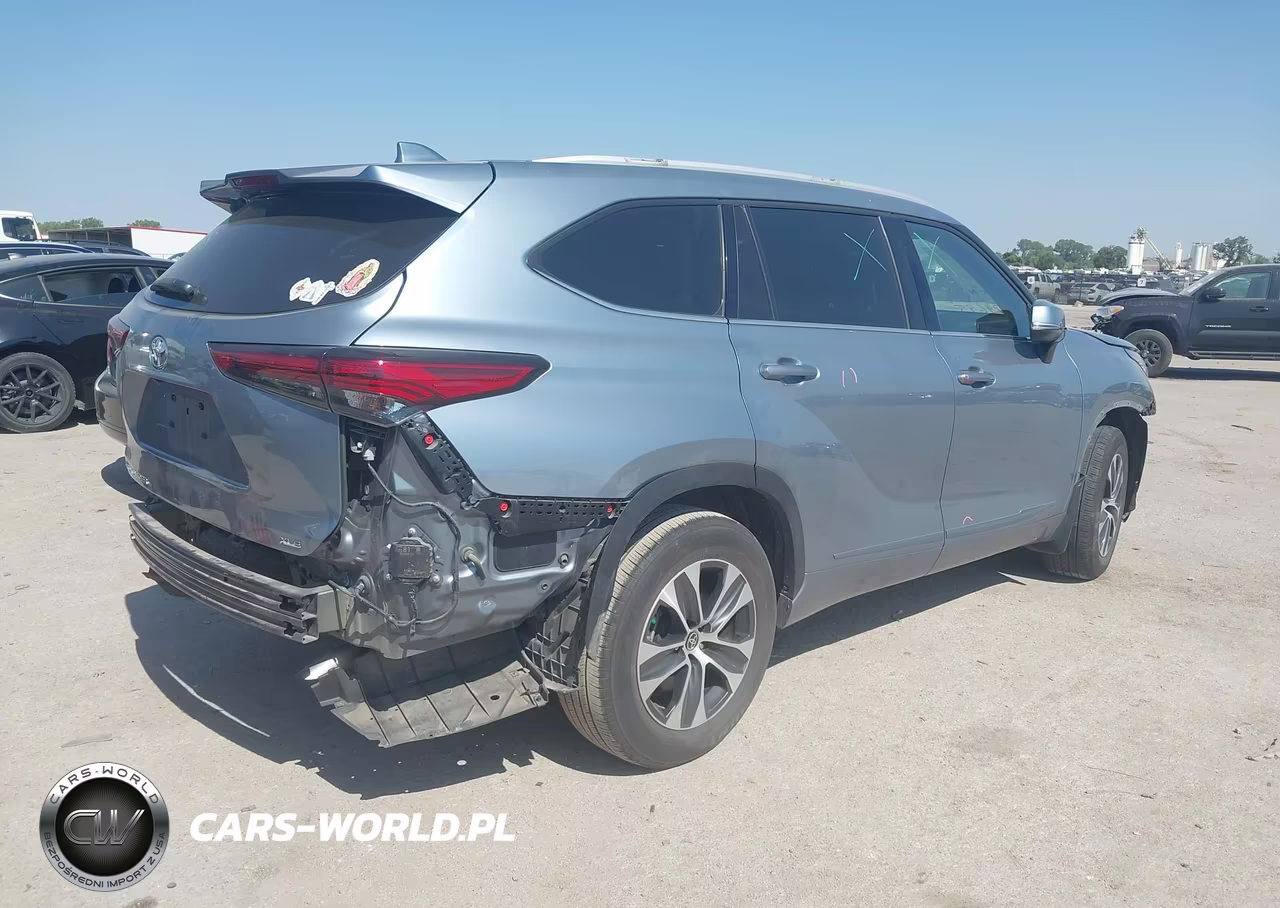 2022 Toyota Highlander Xle VIN:5TDHZRAH5NS135819 - 4