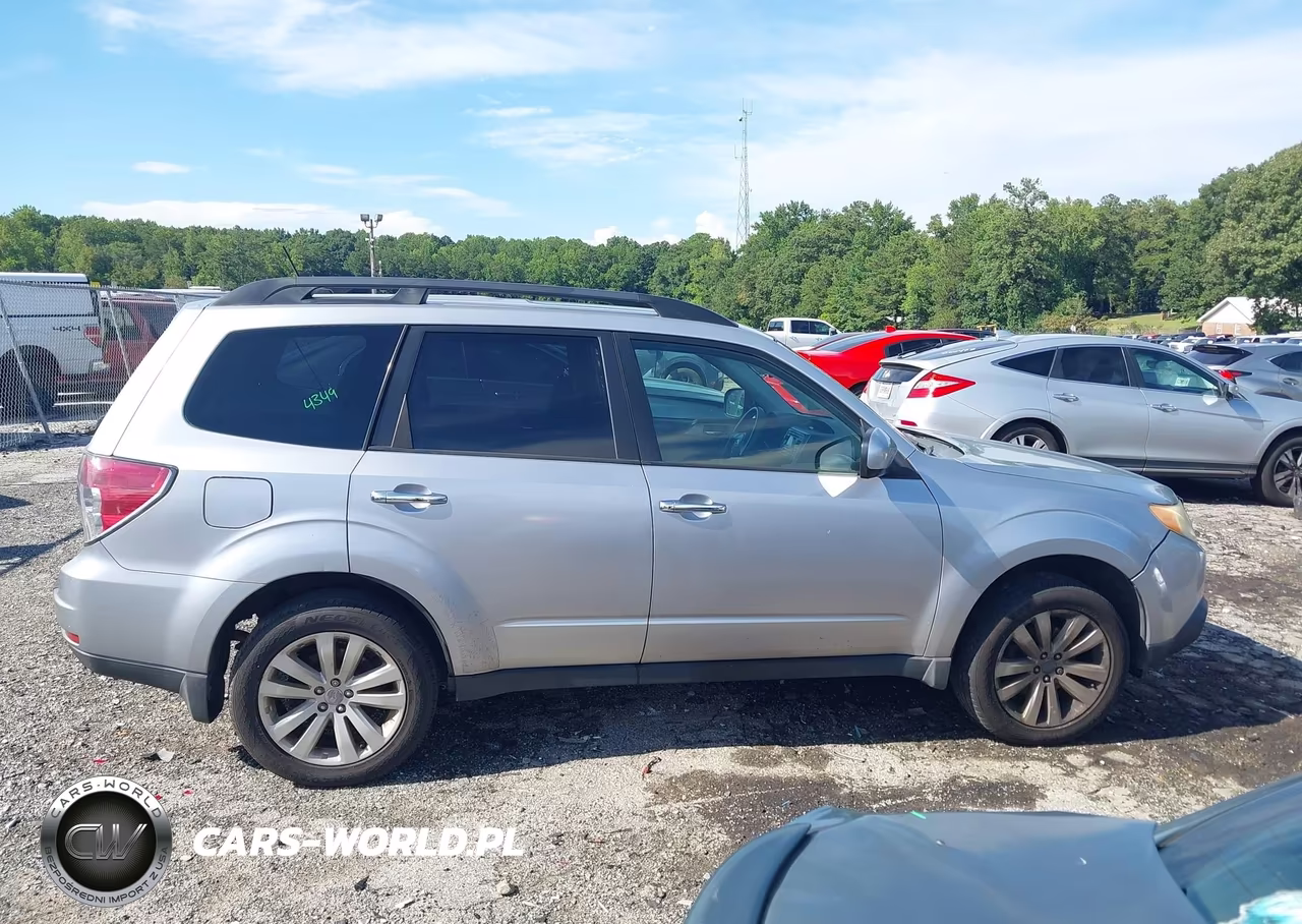 2013 Subaru Forester 2.5X Premium VIN:JF2SHADC5DH431826 - 13