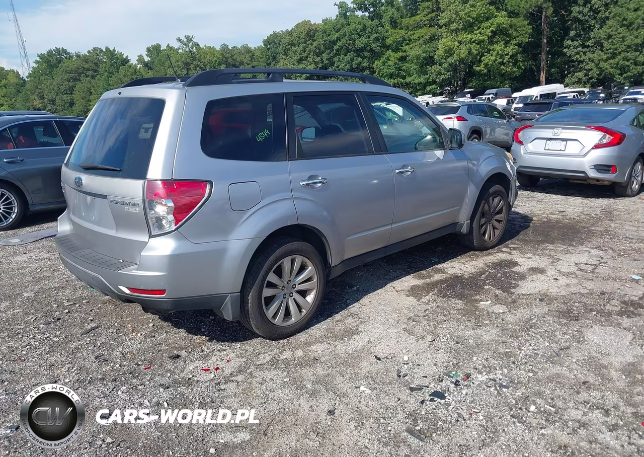 2013 Subaru Forester 2.5X Premium VIN:JF2SHADC5DH431826 - 4