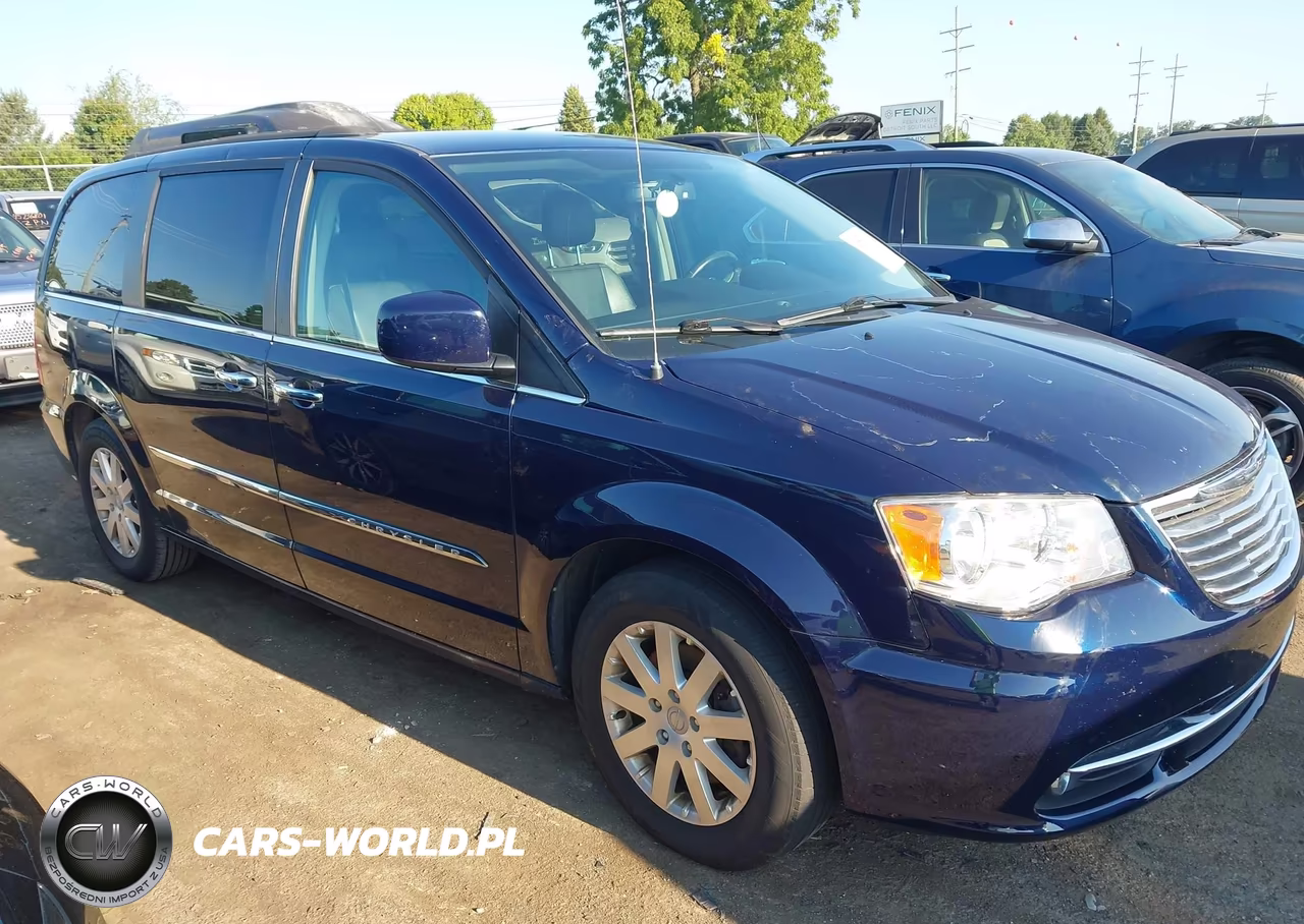 2015 Chrysler Town & Country Touring – zdjęcie 1 z 12