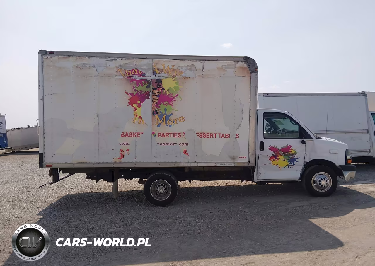 2011 Chevrolet Express Cutaway Diesel VIN:1GB3G2CL2B1127747 - 15