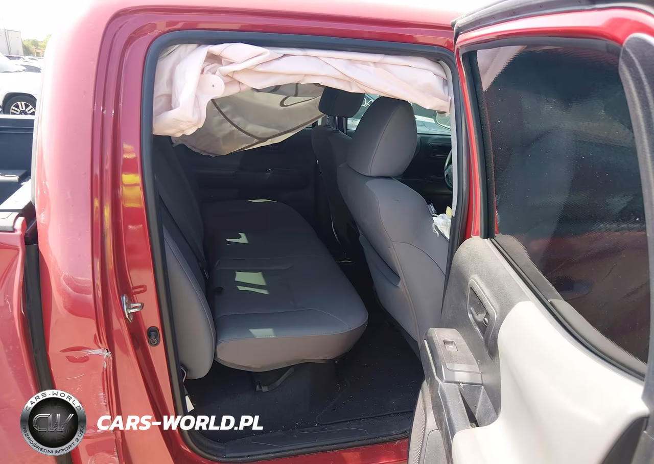 2018 Toyota Tacoma Sr VIN:5TFAX5GN3JX116848 - 8