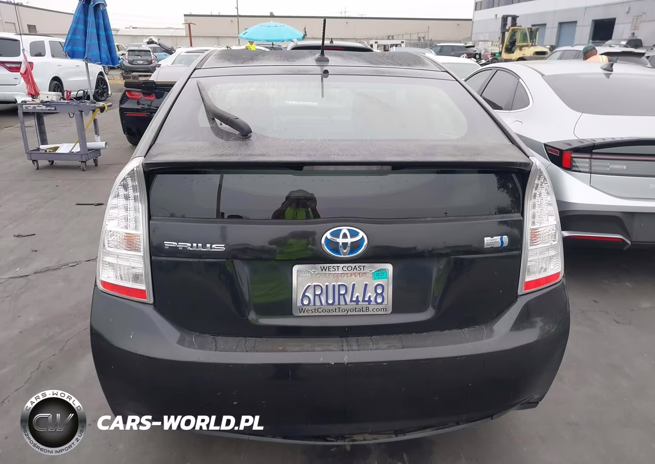 2011 Toyota Prius Two VIN:JTDKN3DUXB1369938 - 17