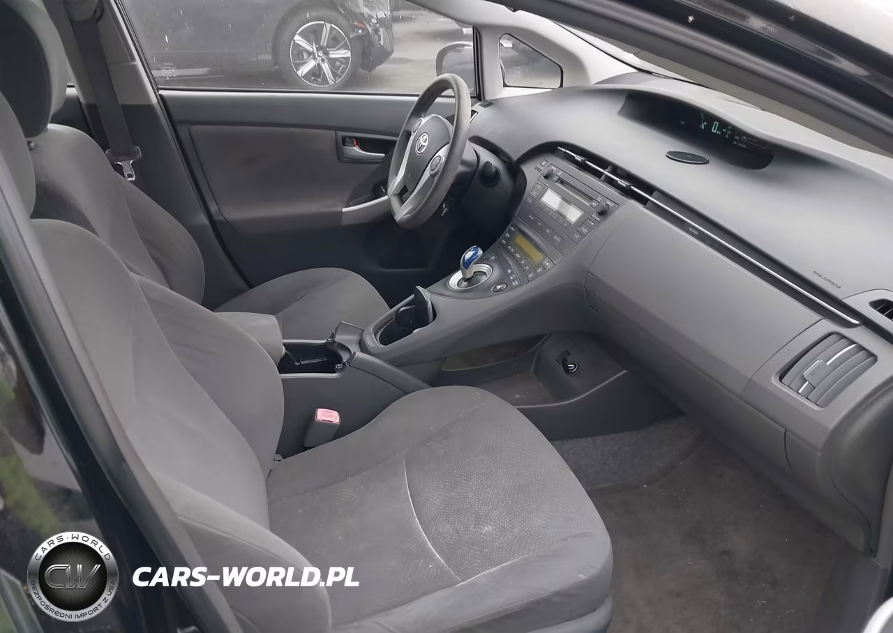 2011 Toyota Prius Two VIN:JTDKN3DUXB1369938 - 5