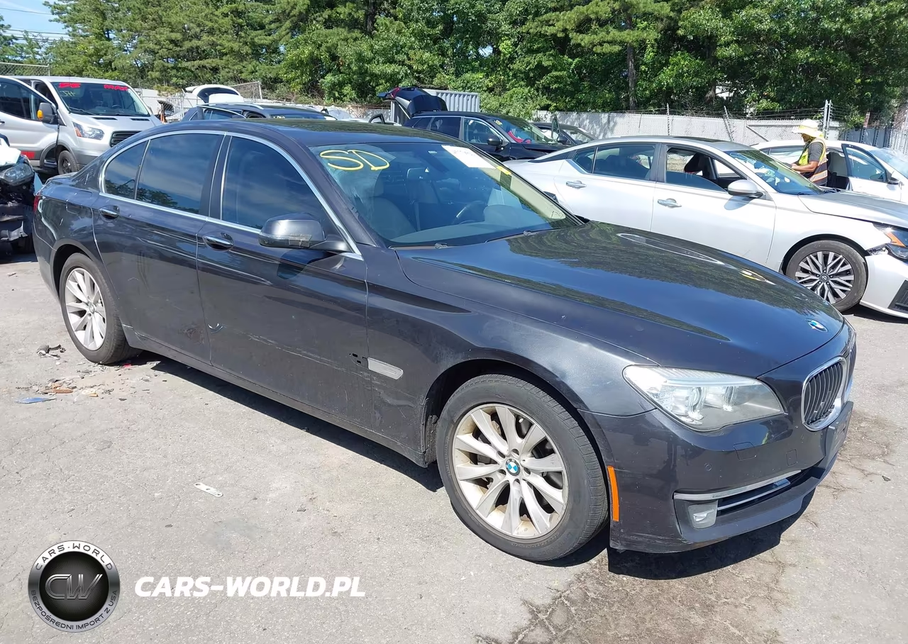 2015 BMW 740I