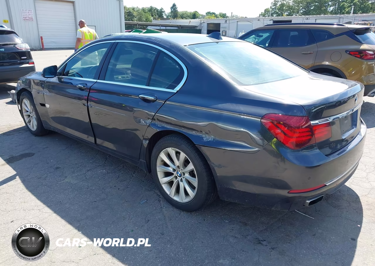 2015 BMW 740I VIN:WBAYA6C55FGK16479 - 3