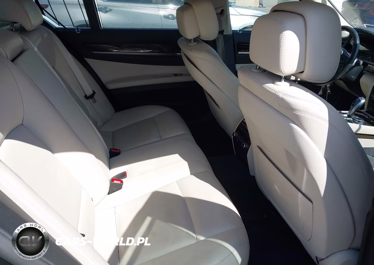 2015 BMW 740I VIN:WBAYA6C55FGK16479 - 8