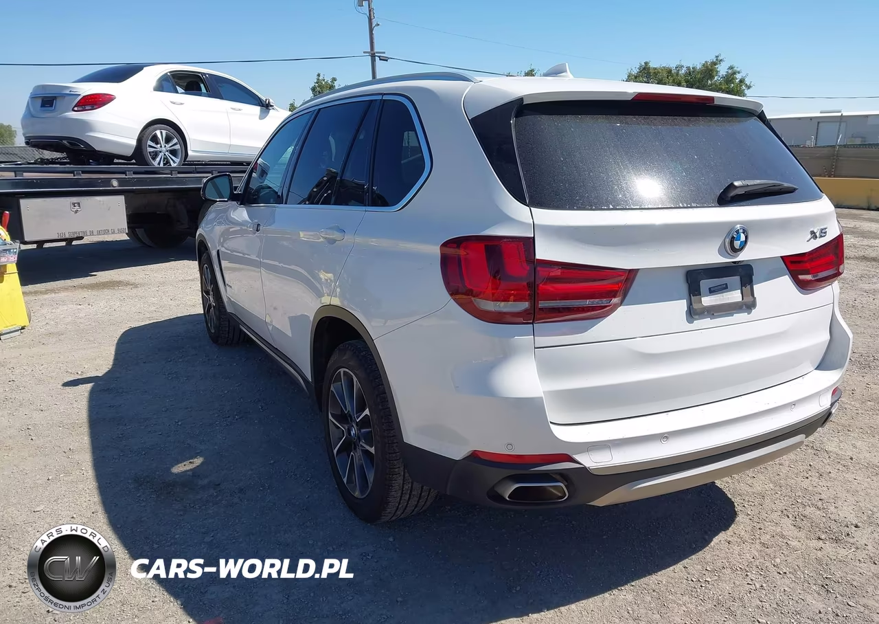 2018 BMW X5 xDrive35I VIN:5UXKR0C58J0Y00146 - 3