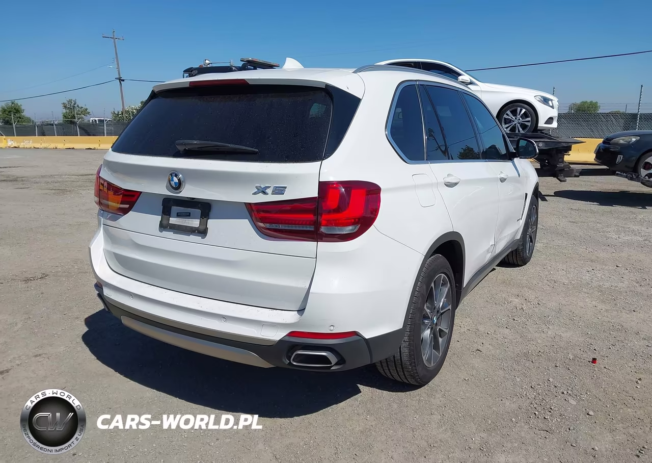 2018 BMW X5 xDrive35I VIN:5UXKR0C58J0Y00146 - 4
