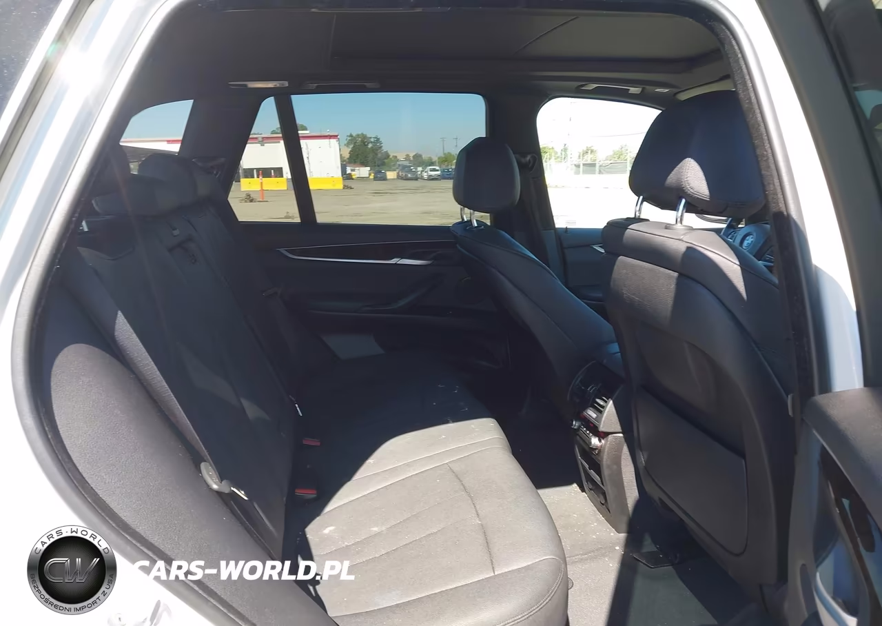 2018 BMW X5 xDrive35I VIN:5UXKR0C58J0Y00146 - 8
