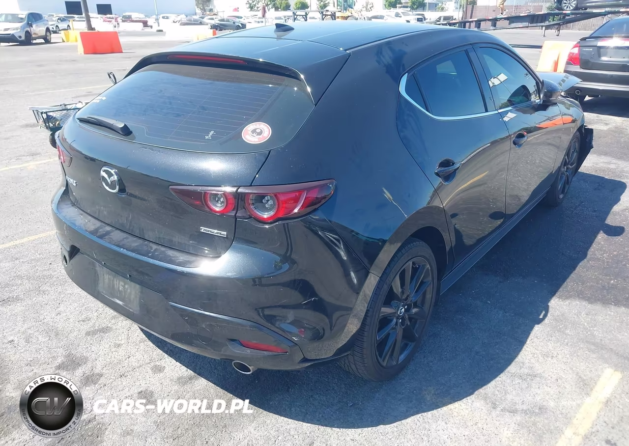 2021 Mazda Mazda3 Premium VIN:JM1BPAML3M1346719 - 4