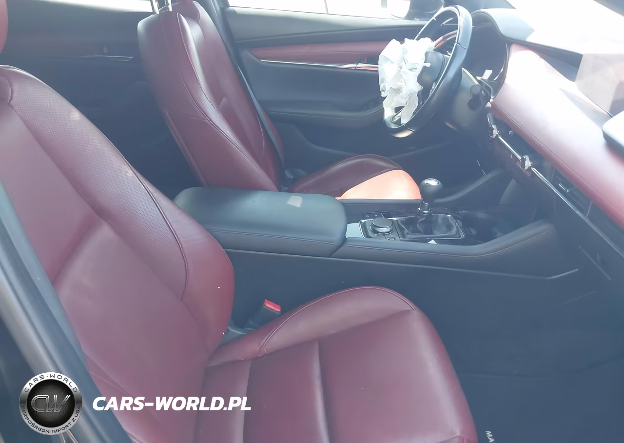 2021 Mazda Mazda3 Premium VIN:JM1BPAML3M1346719 - 5
