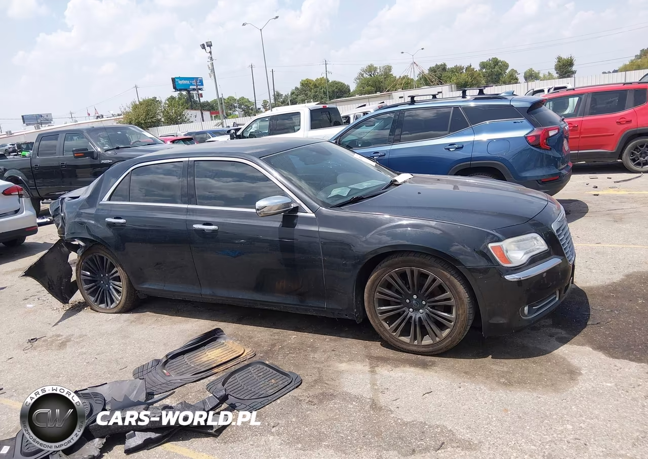 2014 Chrysler 300C VIN:2C3CCAET7EH182753 - 13