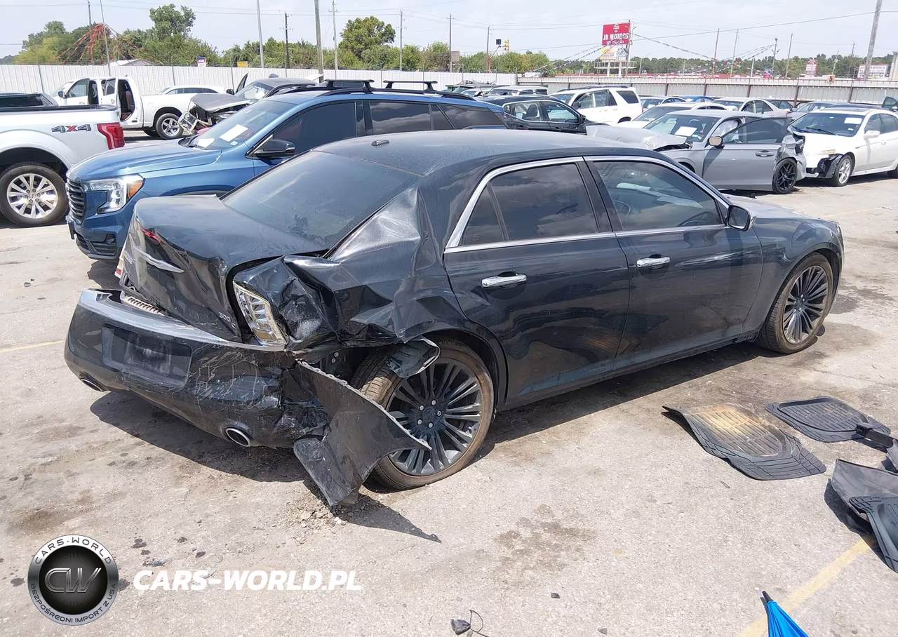 2014 Chrysler 300C VIN:2C3CCAET7EH182753 - 4