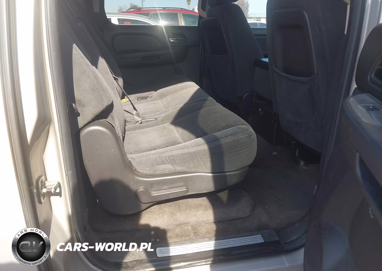 2008 Chevrolet Suburban 1500 Ls VIN:1GNFC16028J218579 - 8