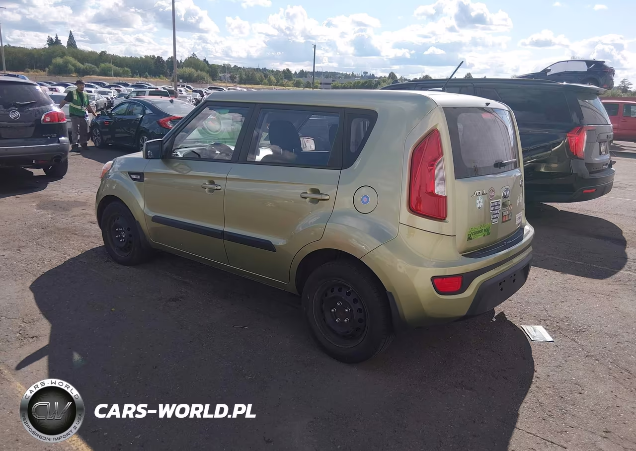 2013 Kia Soul VIN:KNDJT2A53D7617245 - 3