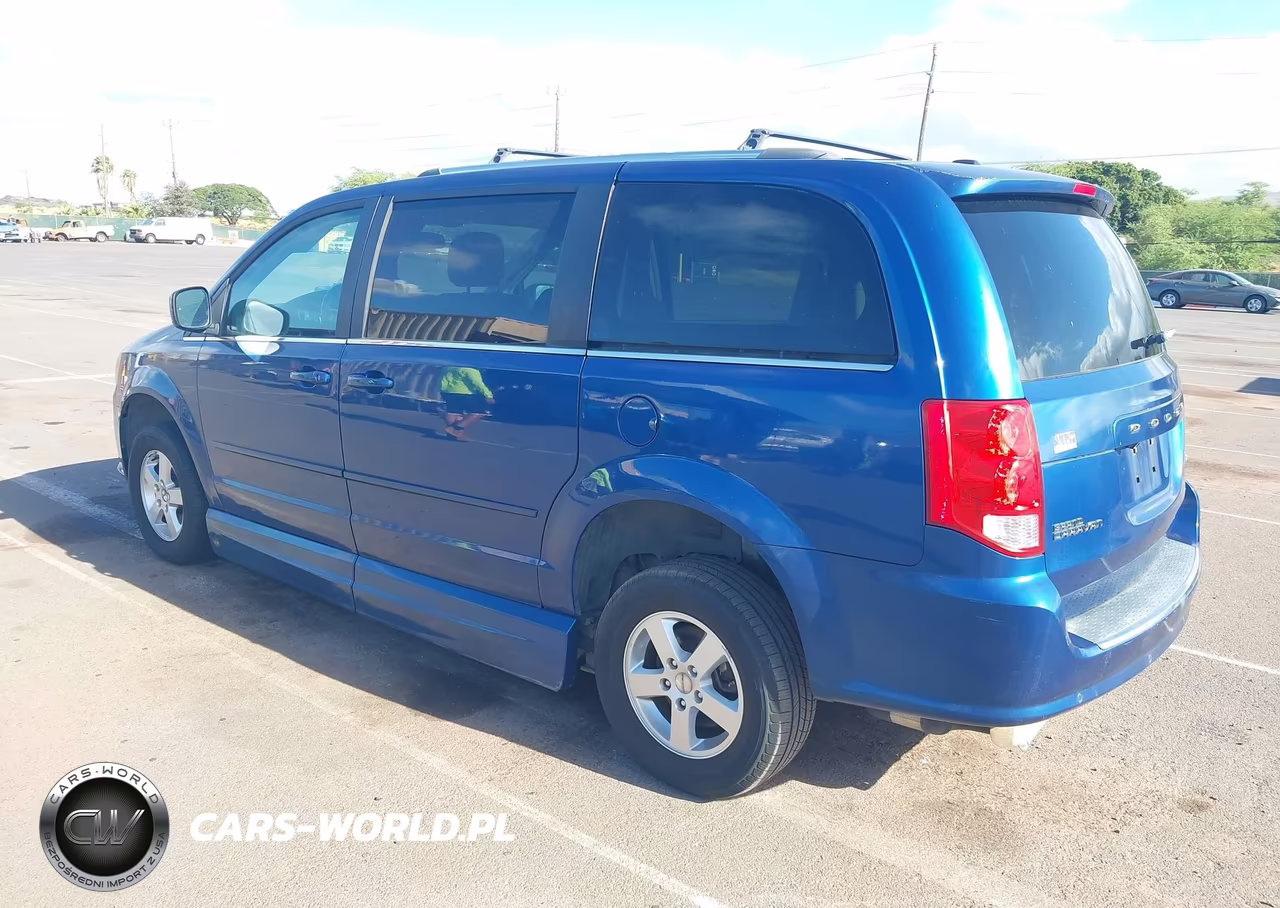 2011 Dodge Grand Caravan Crew VIN:2D4RN5DGXBR770697 - 3