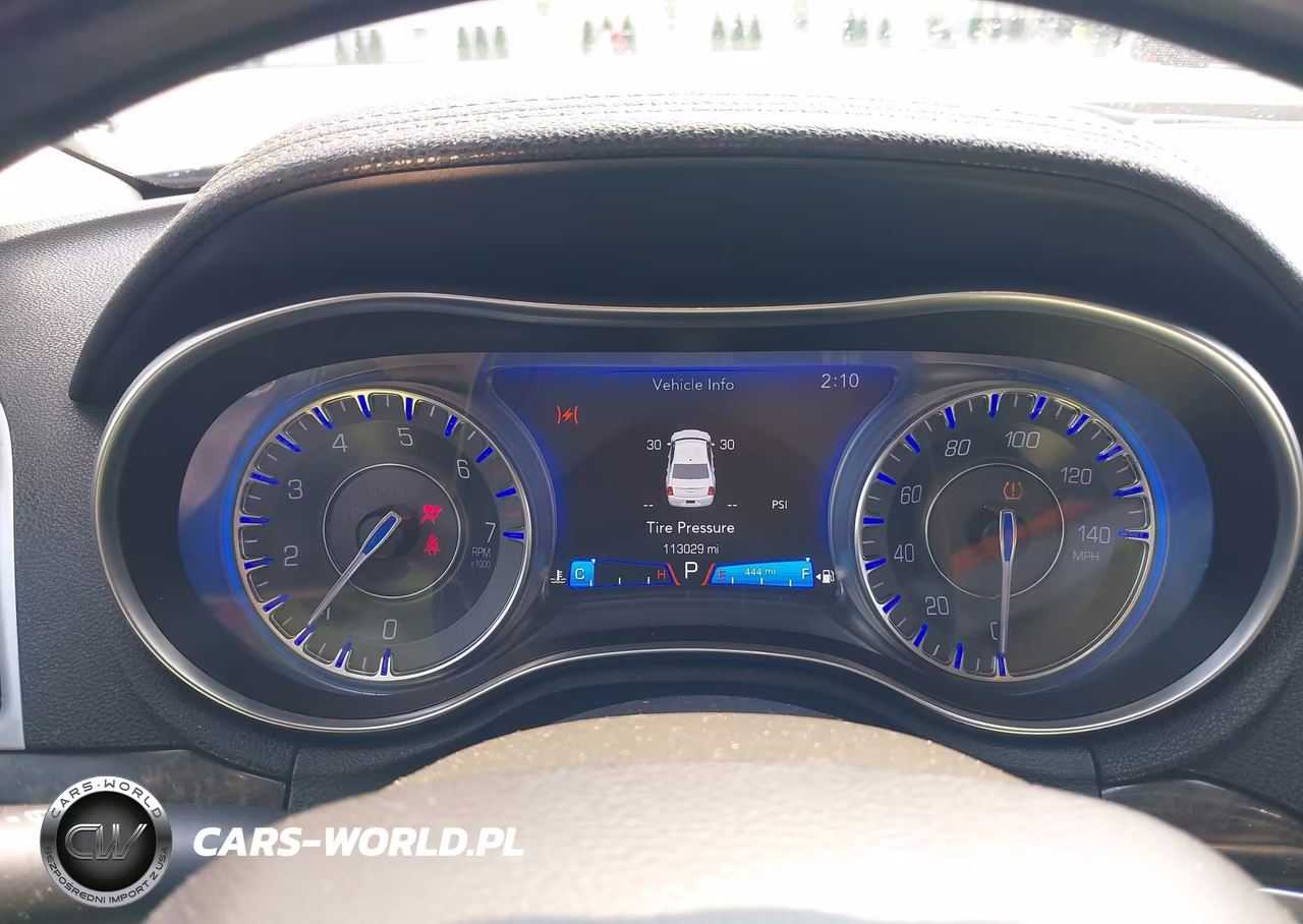 2017 Chrysler 300C VIN:2C3CCAEG9HH570252 - 7
