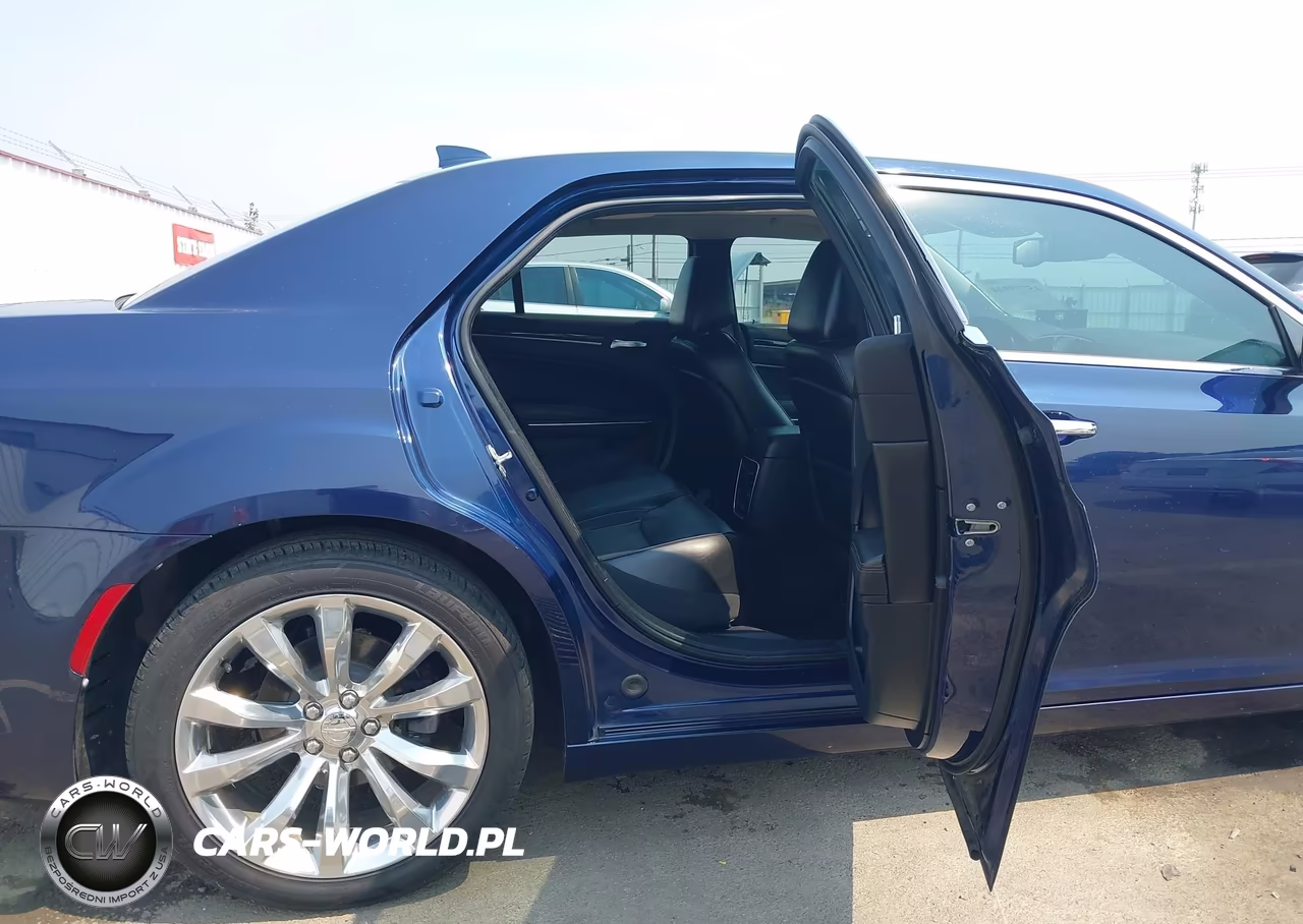 2017 Chrysler 300C VIN:2C3CCAEG9HH570252 - 8